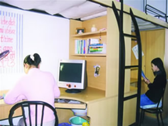 学校住宿条件如何？有无空调？可不可以自带公寓用品？